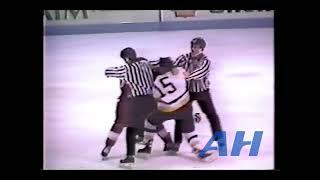 QMJHL Nov. 23, 1990 Vincent Robert,BEA v Remi Beliveau,LAV Beauport Harfangs Laval Titan