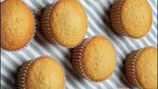 Perfect vanilla cupcakes / how to make super soft vanilla cupcakes - by ayzah cuisine