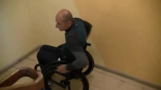 The most stairs descended in a wheelchair in one hour