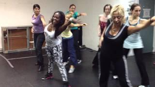 Cours de salsa estilo cubano pour filles avec Aliuska