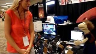 Paul the Muppet checks out BiG SKiNNY -The WORLD's Thinnest Wallet! @ VidCon