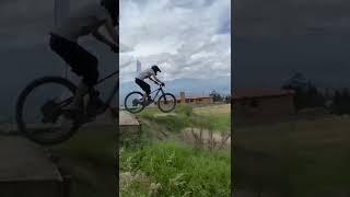 Facing giants! #mtbdownhill #lovemtb #downhillbike #moutainbike #mountainbike #mtb #dh #enduro