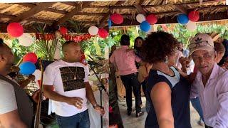 Así se Baila y se la Gozan en Tojin Cotui