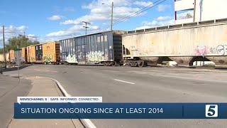 Bill aims to get handle on blocked railroad crossings