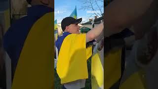 Звільнений з полону Олег Підсуткевич зняв свій портрет з "Алеї надії" у Жовкві