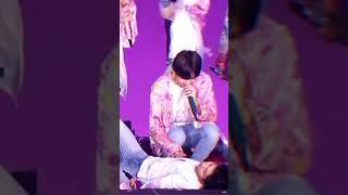 Taehyung touching Jungkook's heart | Jungkook pretends to faint on stage | #taekook #vkook