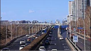 为什么我要把钱布局海外，经济下行货币贬值你不怕吗？北京失业这么严重我还是信自己吧。专业骑墙一半国内一半国外。西木楼，宣武门，南堂教堂，庄胜广场，北京西站，世纪坛
