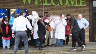 Alabama supermarket employee surprised with car for his loyalty and hard work