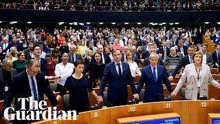 MEPs sing Auld Lang Syne after approving Brexit deal