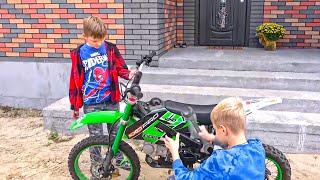 Dirt bike is under repair. Will Alex fix it himself? ALEX&ARS