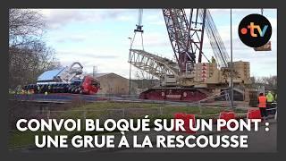 Convoi de 165 tonnes renversé sur un pont : une grue de 400 tonnes à la rescousse