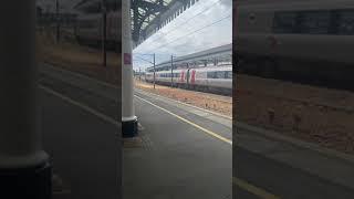 CrossCountry and Nothern trains race each other out of York