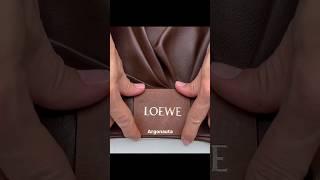 로에베(@loewe )가 공개한 드레이프 가죽점퍼 완성 과정. #패션 #가죽 #자켓 #로에베