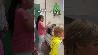 Students Learned Sign Language To Help Their Deaf Cafeteria Worker ️