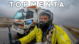 Me AGARRA TORMENTA en las ALTURAS del PERÚ | PUNO-AREQUIPA |Vuelta al mundo en moto|cap #88