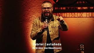 Gabriel Castañeda als Richi Elsnegg, der über den Fachkräftemangel spricht :)