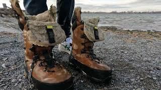 ETIENNE DECOUVRE LE FUN DES UGG ARCHI PLEINES ET LES ASICS FONT GICLER L'EAU PAR LES PETITS TROUS