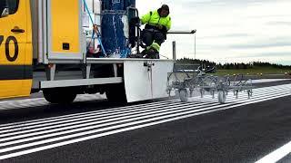 Runway marking machine: watch the Graco RoadLazer in action