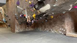 03-11-25 bouldering V2