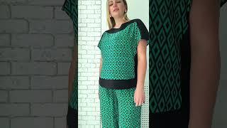 Интересный летний зелёный женский костюм больших размеров