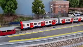 Underground Eric's S(7) Stock & Craven's 1962TS with DCC Sound @AGR Model Store Anniversary Day