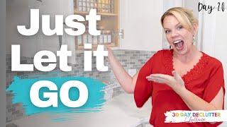 Declutter you Kitchen Cabinets FAST - Day 20 - 30 Day Declutter Challenge