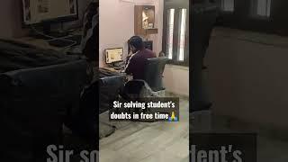 Sir Solving doubts in his free time #competishun #mohittyagi #maths #mathematics #doubtsolving