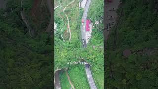 你以为把车开进山洞 就完事了 ,你还得再去探第二三个洞 #山洞 #贵州美好推荐官