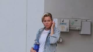 Elizabeth Banks Spotted in Los Angeles