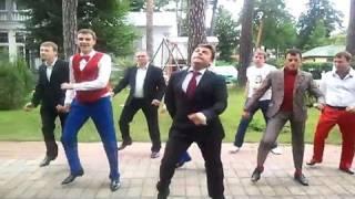 Пародию на танец Медведева убрали из эфира - BBC Russian