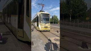 Tramvaiul Bucur LF #415 părăsind elegant stația “Bd. Nicolae Grigorescu” pe Linia 23