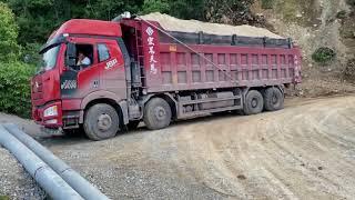 Crazy Overloaded Trucks. Top driving skills.