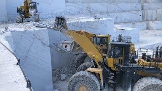 Komatsu WA900 And WA800 Wheel Loaders Do Amazing Work - Birros Marbles