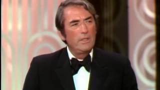 Gregory Peck presents the Jean Hersholt Humanitarian Award to Frank Sinatra