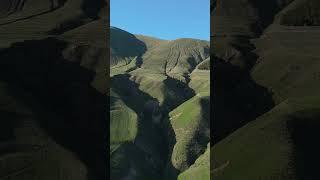 Погрузитесь в захватывающие виды Армении #dji #armenia #армения #горы #аэросъёмка