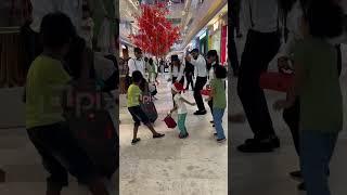 Xmas special flash mob at Lulu mall | Biggest mall trivandrum