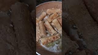 Chả giò cuốn bằng bánh tráng rế giòn ngon lắm cả nhà 
