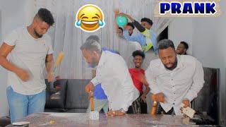 PRANK CUMEER OO GADAY BABA JEEY ....?