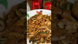 Penang char koay teow in Tanjung Bungah Taste very good #charkoayteow #penangfood #penang #malaysia