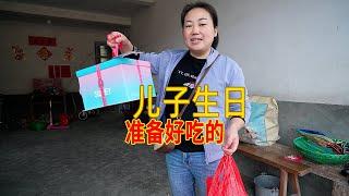 孩子生日，家人都準備了東西，看看都有什麼