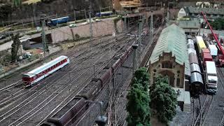 2 lines are open and 4 sidings: Märklin Modell Eisenbahn Anlage, Märklin model train layout