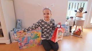 24 tolle Geschenke  Das hatte Paulina im Adventskalender 