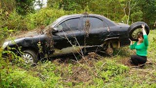 Country Girl Finds Abandoned Old Car, 1995 Car Restoration