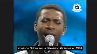 Youssou Ndour en live dans l'émission Tunnel de la télévision italienne Rai Tre en 1994.