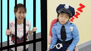 Seoeun Pretend Play Police with Mom without a Mask
