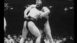 Tochinoumi vs. Taiho : Natsu 1964