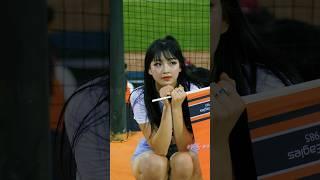 Cheerleader Choi Seok-hwa with numb legs ~ Cute Hanwha fancam