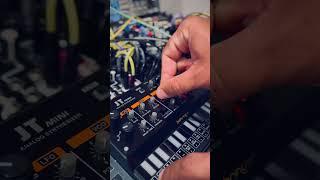 First touch with the Behringer JT Mini #synth #synthesizer #behringer #jupiter #synthwave #80s