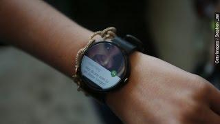 Why Google Might Bring Android Wear To iOS Right Now