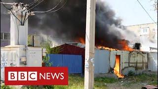 Ukraine frontline fighting:  Russian shells rain down on villages north of Mariupol - BBC News